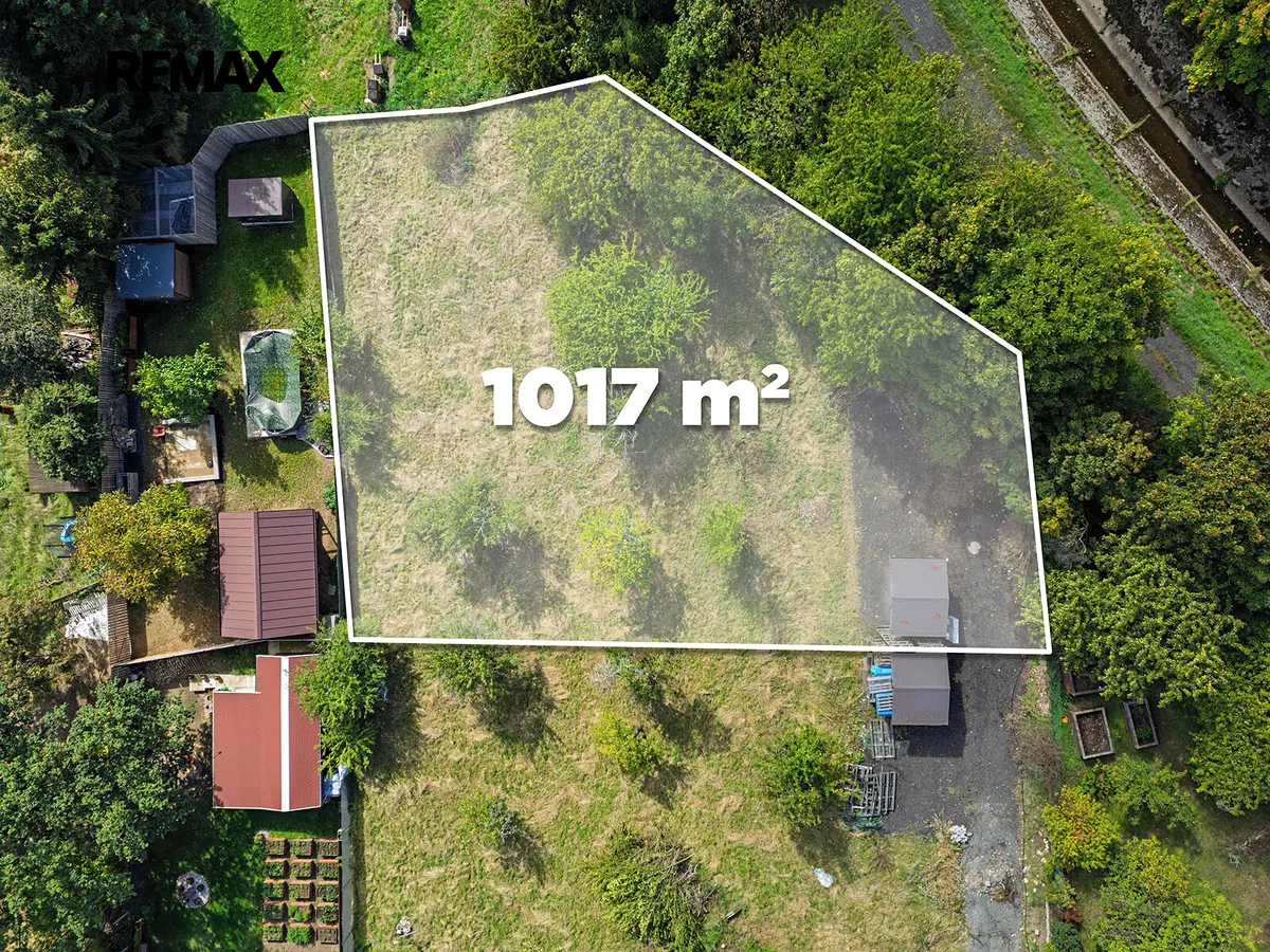 Prodej stavebního pozemku 1017 m²